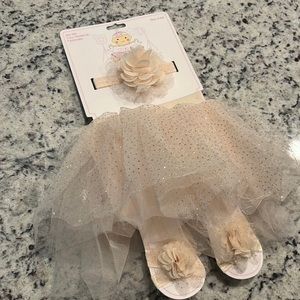 Baby girl infant photo prop set with tutu, head wrap, and foot wraps!